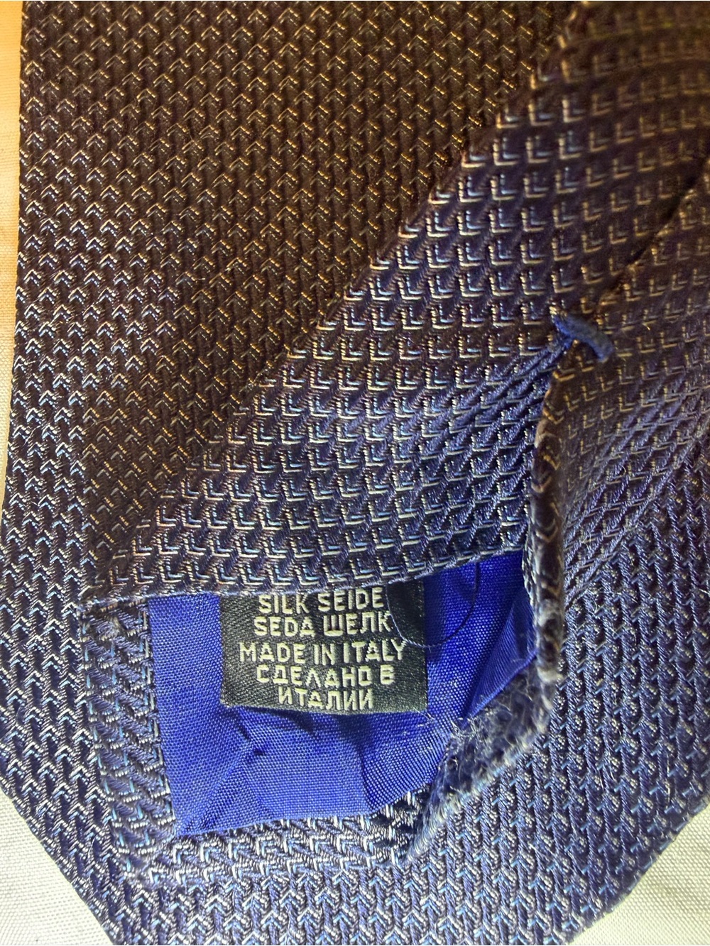 BOSS Navy Textured DESIGNER Silk Tie - Picture 4 of 4